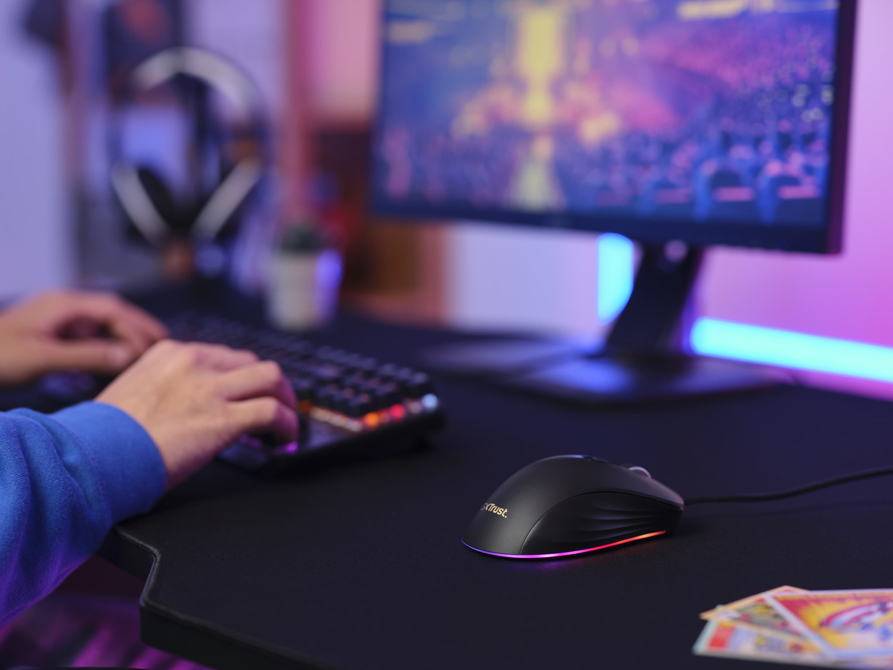 Fotografija proizvoda: Miš TRUST GXT924 YBAR+ GAMING MOUSE/crna