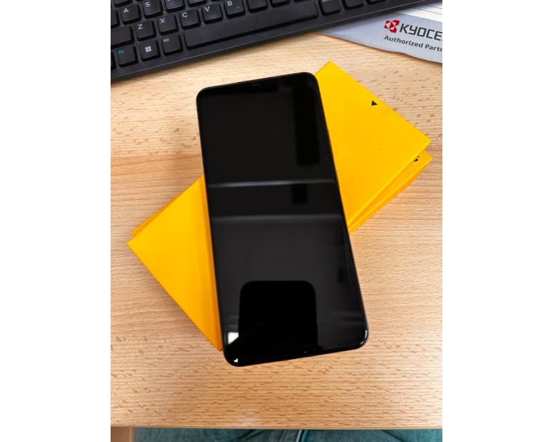 Fotografija proizvoda: 14 T RMX5078 Obsidian Black 8/256GB mobilni telefon outlet