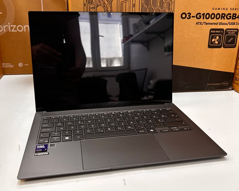 Fotografija proizvoda: ZenBook S 14 OLED UX5406SA-PZ281X (14 inča 3K OLED, Intel Ultra 7 258V, 32GB, SSD 1TB, Win11 Pro) laptop outlet