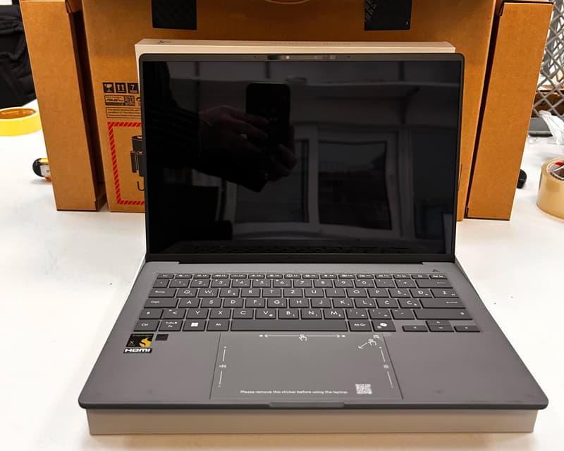 Fotografija proizvoda: ZenBook 14 OLED UX3407RA-QD010W (14 inča WUXGA OLED, Snapdragon X Elite X1E, 32GB, SSD 1TB, Win11 Home) laptop